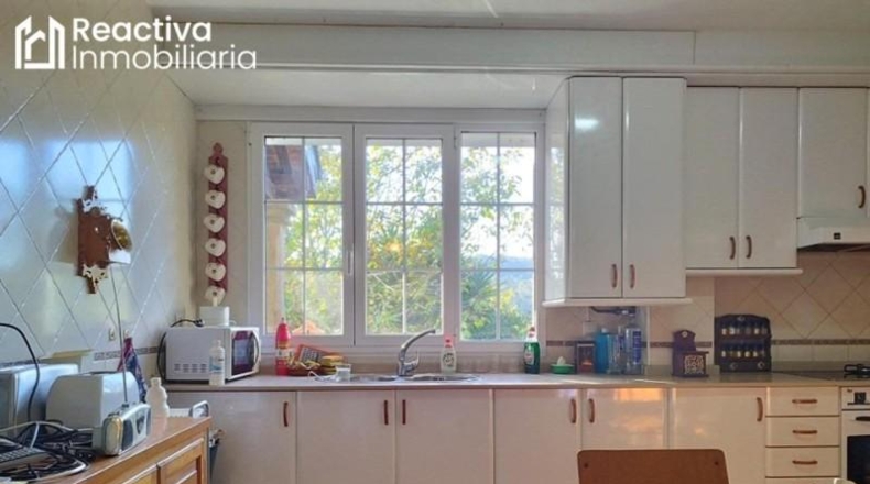 La Coruña - Santiago de Compostela - 1740m2
