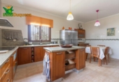 Отдельно стоящий дом с участком на продажу в городе Motril Фото