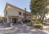 Detached villa with land for sale on España, La Pobla de Vallbona, ref: TR392007 photo