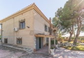 Detached villa with land for sale on España, La Pobla de Vallbona, ref: TR392007 photo