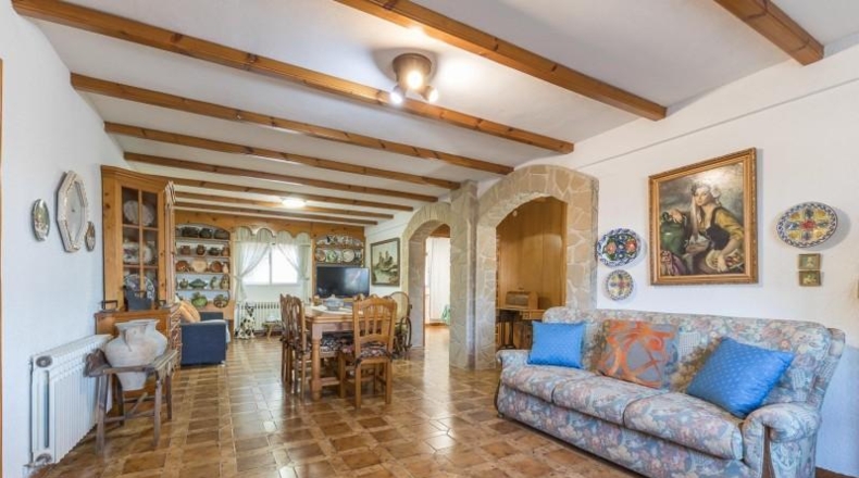 Валенсия - Puebla de Vallbona - 1713m2