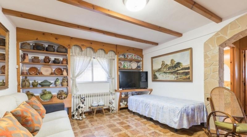 Валенсия - Puebla de Vallbona - 1713m2