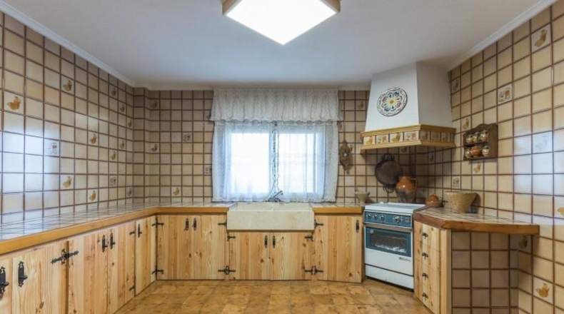 Валенсия - Puebla de Vallbona - 1713m2