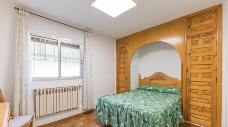 Валенсия - Puebla de Vallbona - 1713m2