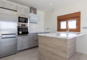 Chalet independiente con terreno en venta en la España, Torrevieja, ref: TR363914 foto