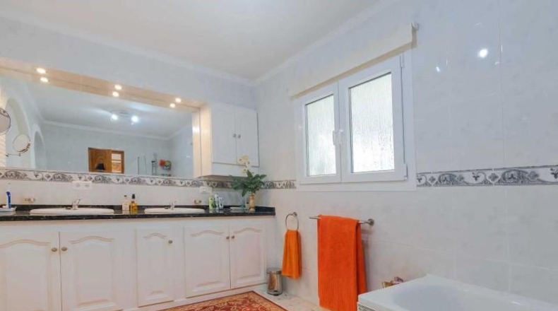 Málaga - Estepona - 4242m2