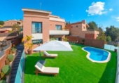 Xalet independent amb terreny en venda a la España, Vilassar de Dalt, ref.: TR384313 foto