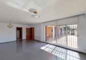 Chalet independiente con terreno en alquiler en la España, Viladecans, ref: TR404882 foto