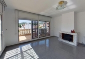 Chalet independiente con terreno en alquiler en la España, Viladecans, ref: TR404882 foto
