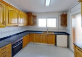 Chalet independiente con terreno en alquiler en la España, Viladecans, ref: TR404882 foto