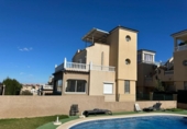 Chalet independiente con terreno en venta en la España, Orihuela, ref: TR405662 foto