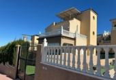 Chalet independiente con terreno en venta en la España, Orihuela, ref: TR405662 foto