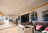 Chalet independiente con terreno en venta en la España, Lora del Río, ref: TR375170 foto