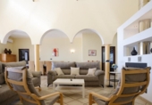 Chalet independiente con terreno en venta en la España, Lora del Río, ref: TR375170 foto