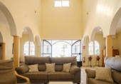 Chalet independiente con terreno en venta en la España, Lora del Río, ref: TR375170 foto