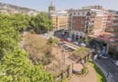 Chalet independiente con terreno en venta en la España, Barcelona, ref: TR177810 foto