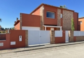 Xalet independent amb terreny en venda a la España, Sant Pere Pescador, ref.: TR367729 foto