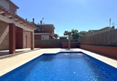 Xalet independent amb terreny en venda a la España, Sant Pere Pescador, ref.: TR367729 foto