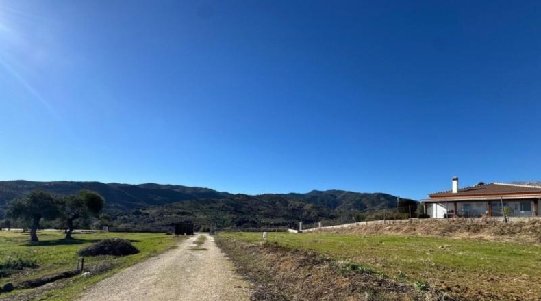 Málaga - Tolox - 5000m2