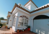 Chalet independiente con terreno en venta en Chiclana de la Frontera ref: TR406345 foto