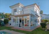 Chalet independiente con terreno en venta en Chiclana de la Frontera ref: TR406345 foto