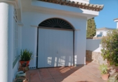Chalet independiente con terreno en venta en Chiclana de la Frontera ref: TR406345 foto