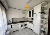 Отдельно стоящий дом с участком на продажу в городе Laredo. Фото