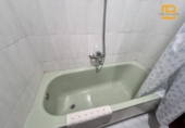 Отдельно стоящий дом с участком на продажу в городе Laredo. Фото