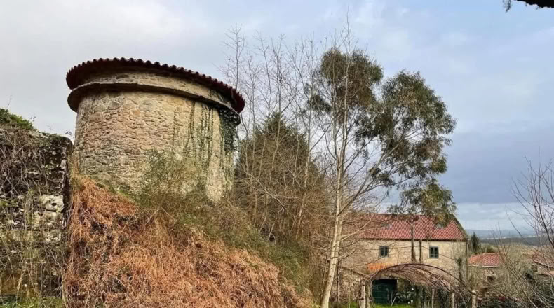La Coruña - Tallós - 8000m2