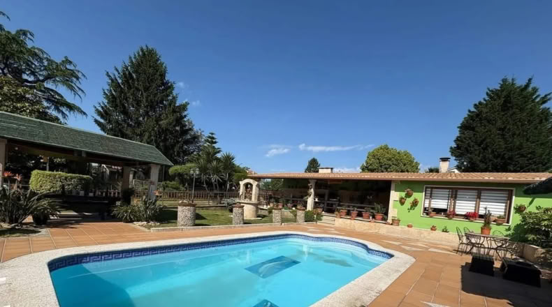 Pontevedra - Mourente - 2000m2