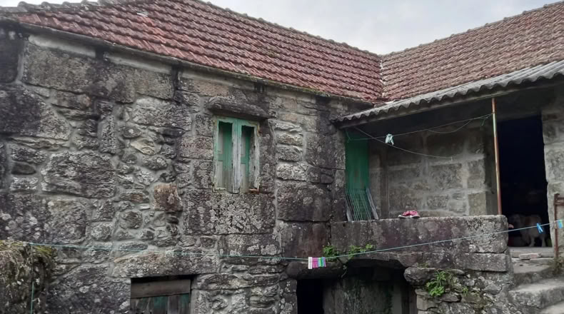 Pontevedra - Santiago de Covelo - 2000m2