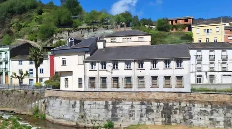 Lugo - A Pontenova - 442m2