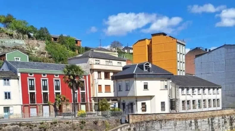 Lugo - A Pontenova - 442m2