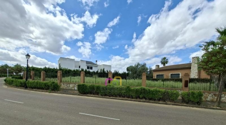Badajoz - Badajoz - 980m2