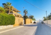 Chalet independiente con terreno en venta en la España, Orihuela, ref: TR248121 foto