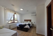 Chalet independiente con terreno en venta en la España, Orihuela, ref: TR248121 foto