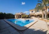 Chalet independiente con terreno en venta en la España, Elche, ref: TR401269 foto