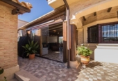 Chalet independiente con terreno en venta en la España, Elche, ref: TR401269 foto