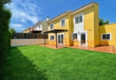 Chalet independiente con terreno en alquiler en la España, Torrent, ref: TR399857 foto