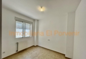 Chalet independiente con terreno en alquiler en la España, Torrent, ref: TR399857 foto