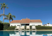 Villa con terreno en venta en Manilva ref: TR393984 foto