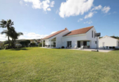 Villa con terreno en venta en Manilva ref: TR393984 foto