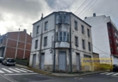 Загородный дом с участком на продажу в городе Vilar de Sarria Фото