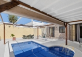 Chalet independiente con terreno en venta en la España, Torrevieja, ref: TR407017 foto