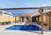 Chalet independiente con terreno en venta en la España, Torrevieja, ref: TR407017 foto