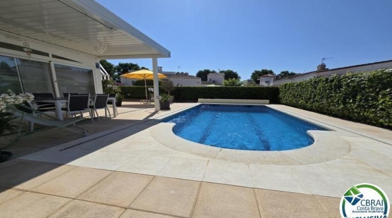 Gerona - Empuriabrava - 495m2