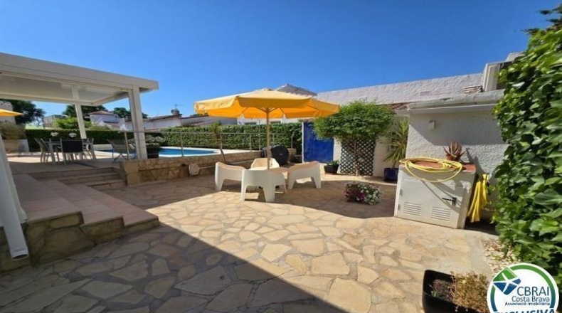 Gerona - Empuriabrava - 495m2