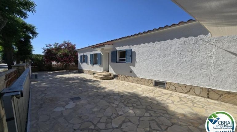 Gerona - Empuriabrava - 495m2