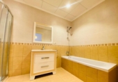 Chalet independiente con terreno en venta en la España, Orihuela, ref: TR163503 foto