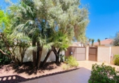 Chalet independiente con terreno en venta en la España, Orihuela, ref: TR163503 foto